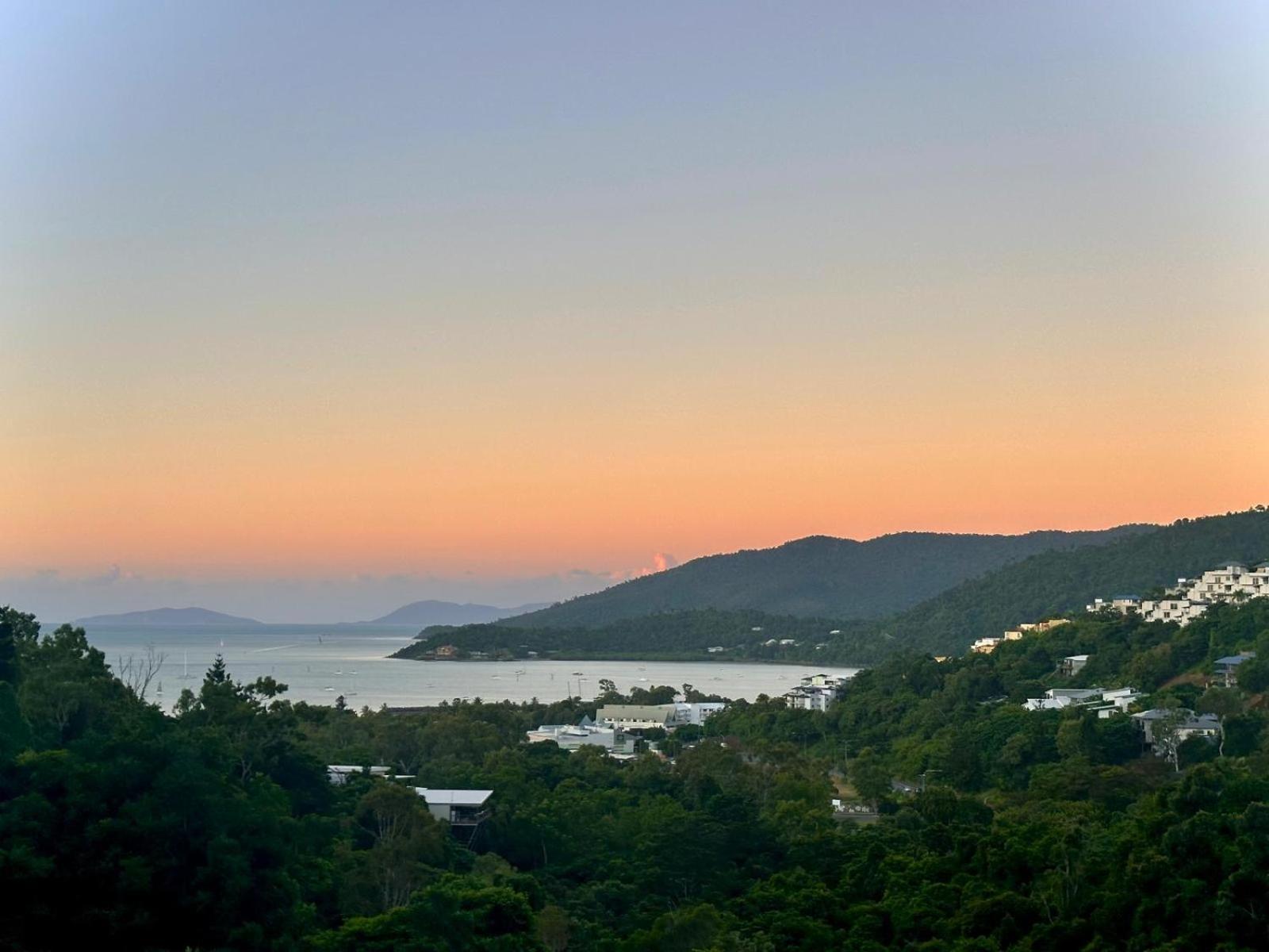 Airlie Summit Apartments Airlie Beach Ngoại thất bức ảnh